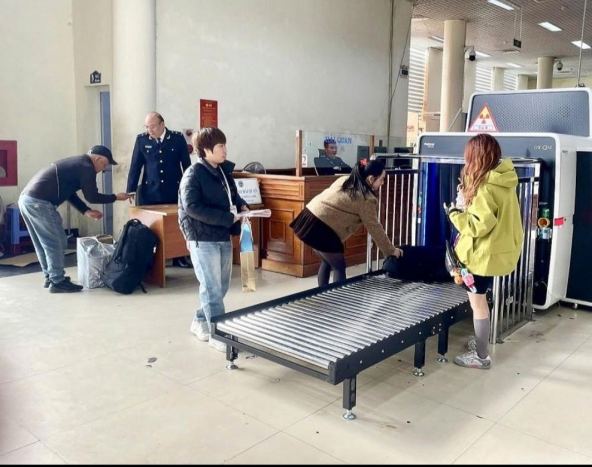 Hải Quan Móng Cái đưa vào vận hành 2 máy soi hiện đại tại cửa khẩu quốc tế