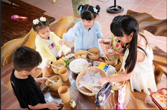 Bố ơi mình đi đâu thế? 2025 - tập 11: MinHee khóc nức nở, các bố nổi dậy đối đầu với bác Leng Keng - Ảnh 1