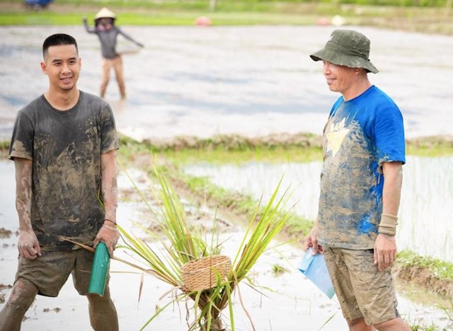 B&aacute;c Leng Keng v&agrave; bố Ho&agrave;ng Trung.