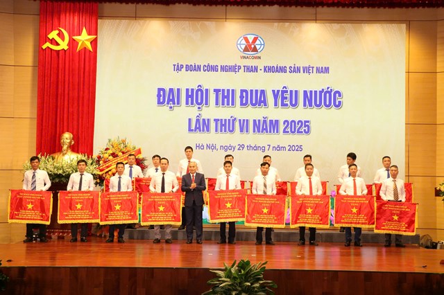 TKV phát động thi đua giai đoạn mới, tiếp tục khơi dậy nội lực phát triển bền vững ngành Than – Khoáng sản - Ảnh 1