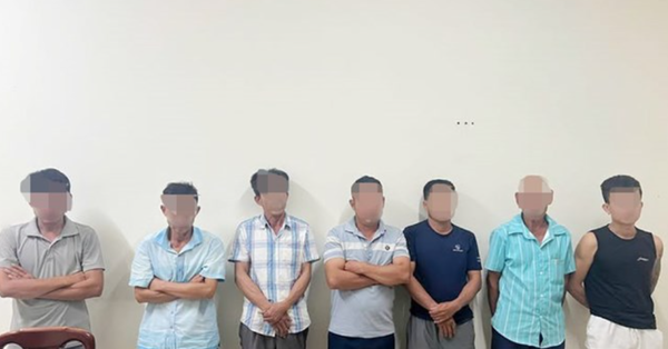 Công an Hà Tĩnh khởi tố 8 bị can đánh bạc