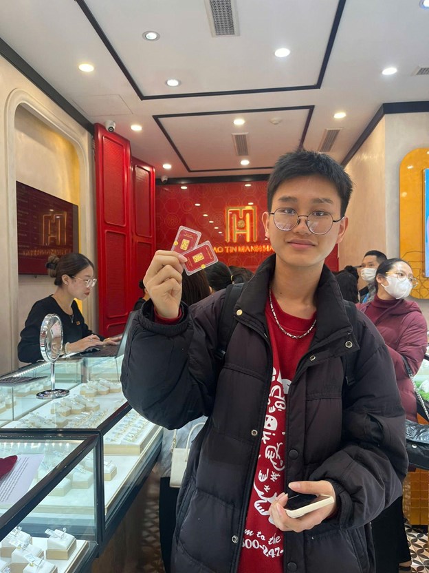 Một bạn trẻ đ&atilde; nhanh tay rước về 02 