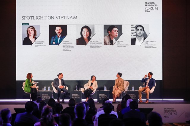B&agrave; Thi Anh Đ&agrave;o, Gi&aacute;m đốc Khối Marketing Masterise Group đ&atilde; c&oacute; nhiều chia sẻ gi&aacute; trị tại Branded Residences Forum Asia 2025 &nbsp;