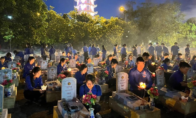 Tuổi trẻ tri ân các anh hùng liệt sĩ - Ảnh 3. Tuổi trẻ tri ân các anh hùng liệt sĩ - Ảnh 3.