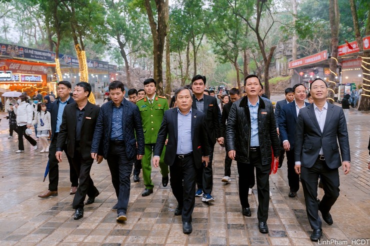 Ông Vũ Đại Thắng kiểm tra công tác tổ chức Lễ hội Du lịch Chùa Hương năm 2026