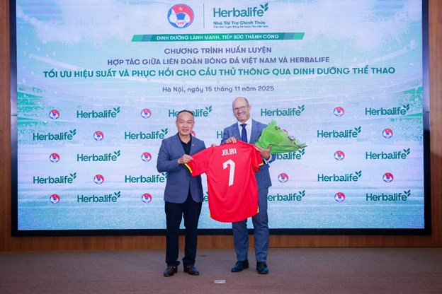 Herbalife Vietnam đồng hành cùng Liên Đoàn Bóng Đá Việt Nam tổ chức buổi đào tạo về dinh dưỡng thể thao nâng cao cho các huấn luyện viên và cầu thủ bóng đá - Ảnh 3