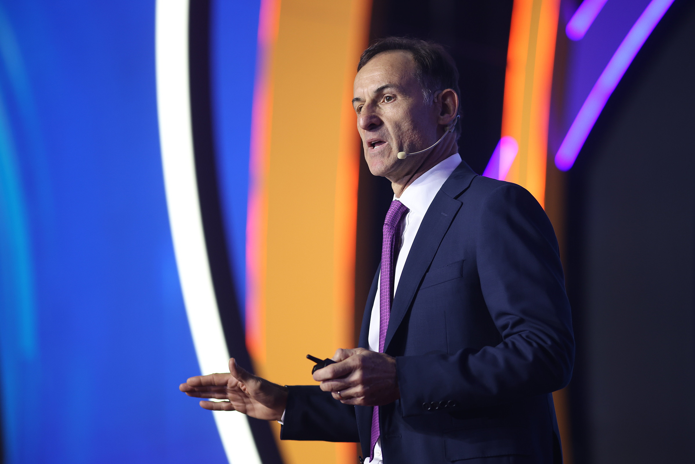 Phó Chủ tịch Tập đoàn Amazon Eric Broussard