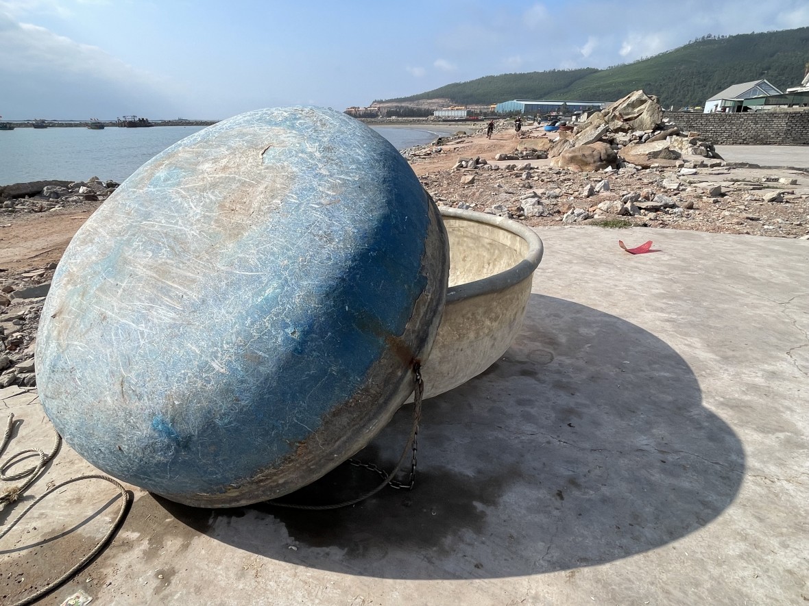 Chiếc thuyền thúng tròn và những vòng quay ký ức nơi biển quê Chiếc thuyền thúng tròn và những vòng quay ký ức nơi biển quê