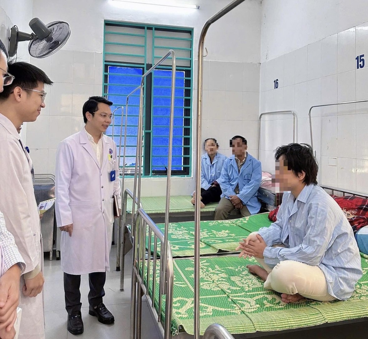 Lặng thầm nơi tuyến đầu chăm sóc sức khỏe tâm thần. Lặng thầm nơi tuyến đầu chăm sóc sức khỏe tâm thần.