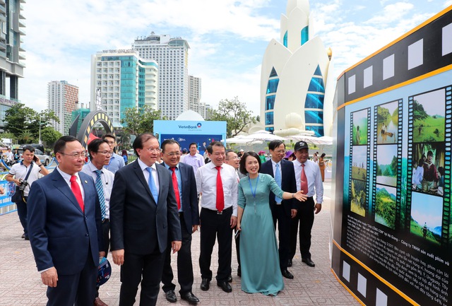 Triển lãm ảnh về giới thiệu du lịch qua những thước phim - Ảnh 3.