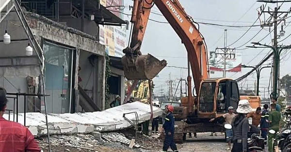 Sập ô văng bê tông khi sửa nhà, một người tử vong