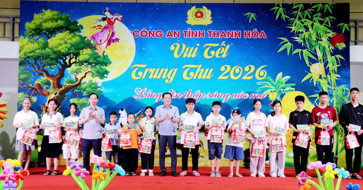 “Lồng đèn thắp sáng ước mơ” - Ấm áp đêm hội Trung thu