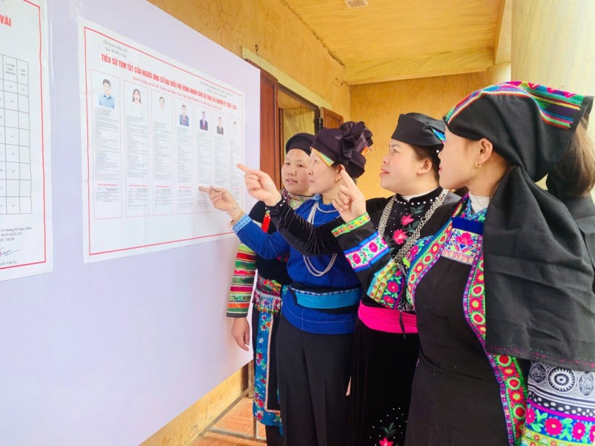 Cử tri miền biên giới cực Bắc Tổ quốc sẵn sàng cho ngày bầu cử Cử tri miền biên giới cực Bắc Tổ quốc sẵn sàng cho ngày bầu cử