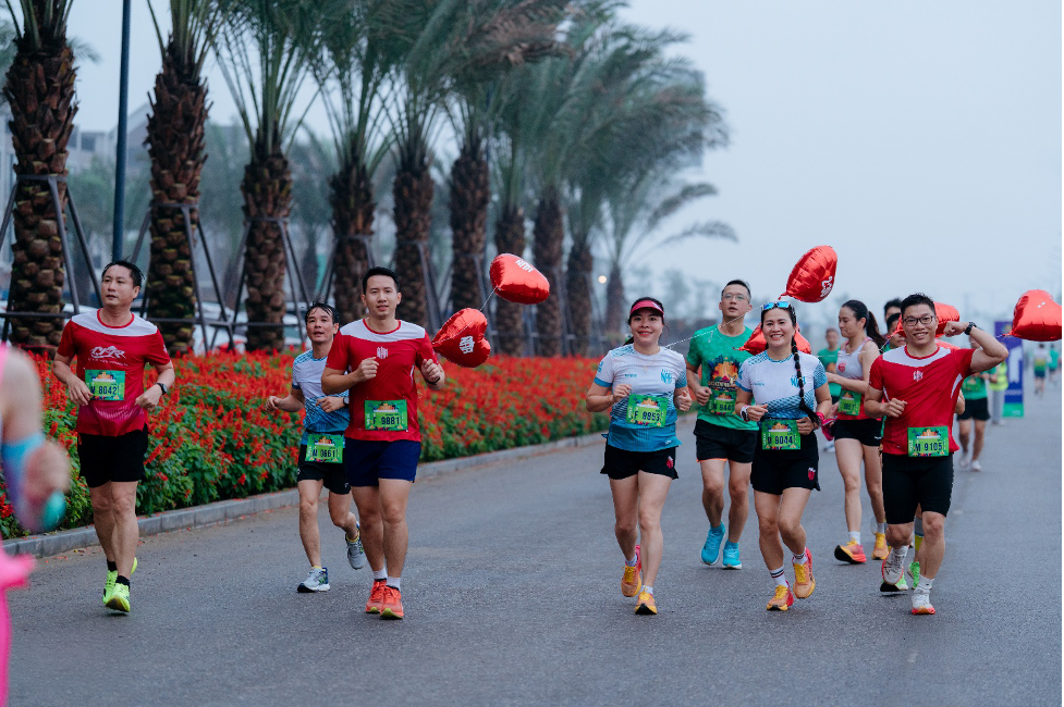 Cung đường chạy xuyên qua các tuyến đường nội khu Cung đường chạy xuyên qua các tuyến đường nội khu