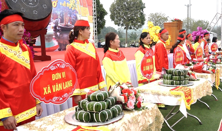 goi banh chung ban day