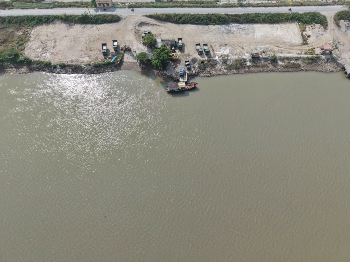 Hưng Yên: Chính quyền “mạnh tay” xử lý, giải tỏa bến bãi vi phạm phục vụ dự án ven sông