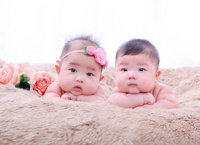 Hai thiên thần nhỏ Lê Duy Hưng và Lê Thùy Linh.