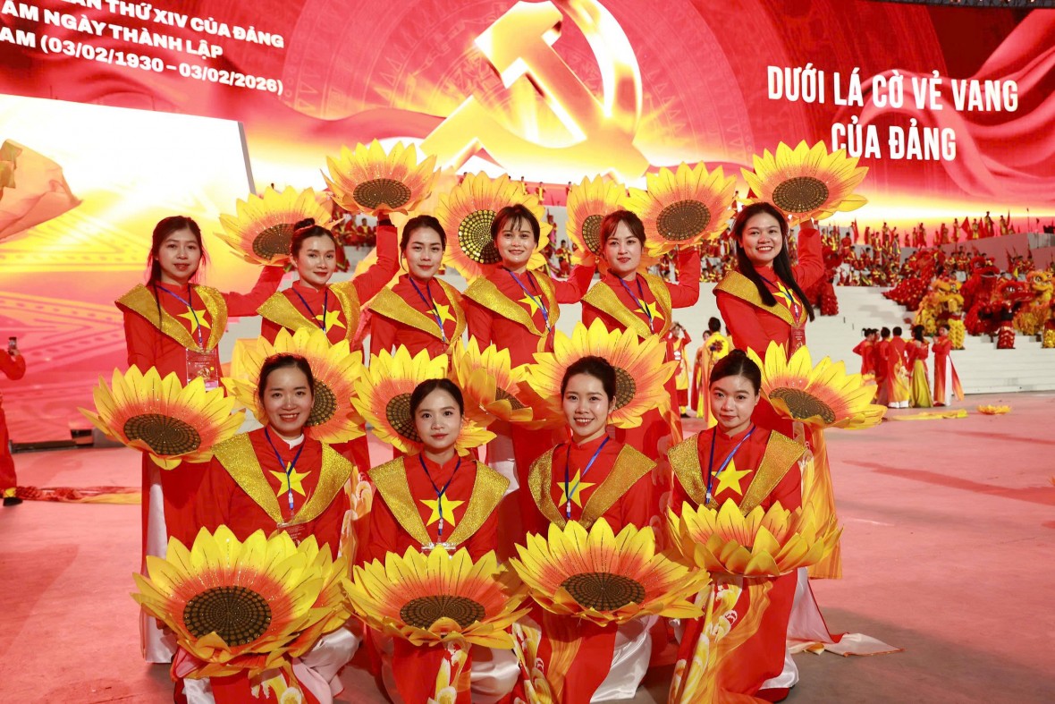 Mãn nhãn màn trống hội chào mừng Đại hội Đảng của học viên Cảnh sát Mãn nhãn màn trống hội chào mừng Đại hội Đảng của học viên Cảnh sát