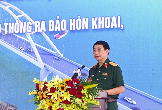 Đại tướng Phan Văn Giang &ndash; Ủy vi&ecirc;n Bộ Ch&iacute;nh trị, Bộ trưởng Bộ Quốc ph&ograve;ng, ph&aacute;t biểu chỉ đạo tại lễ khởi c&ocirc;ng Cao tốc C&agrave; Mau &ndash; Đất Mũi, tuyến Đất Mũi &ndash; Cảng H&ograve;n Khoai v&agrave; Cảng H&ograve;n Khoai.