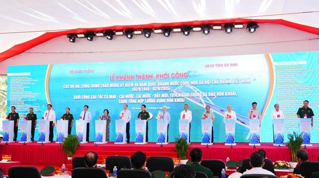L&atilde;nh đạo Trung ương v&agrave; địa phương thực hiện nghi thức khởi c&ocirc;ng Cao tốc C&agrave; Mau &ndash; Đất Mũi, tuyến Đất Mũi &ndash; Cảng H&ograve;n Khoai v&agrave; Cảng H&ograve;n Khoai.