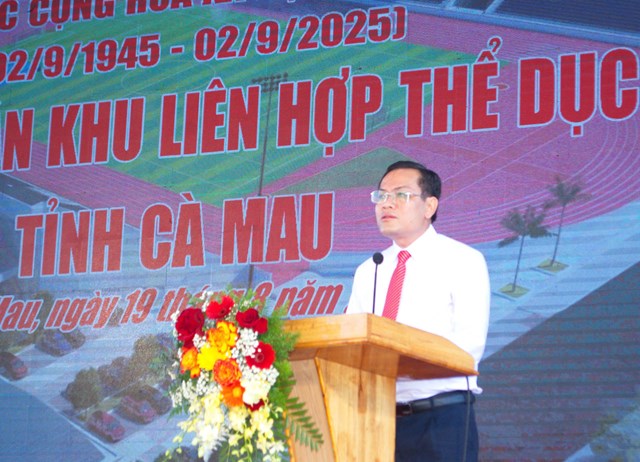 &Ocirc;ng Ng&ocirc; Vũ Thăng - Ph&oacute; Chủ tịch UBND tỉnh C&agrave; Mau, ph&aacute;t biểu chỉ đạo tại buổi lễ kh&aacute;nh th&agrave;nh Khu li&ecirc;n hợp thể dục &ndash; thể thao C&agrave; Mau.