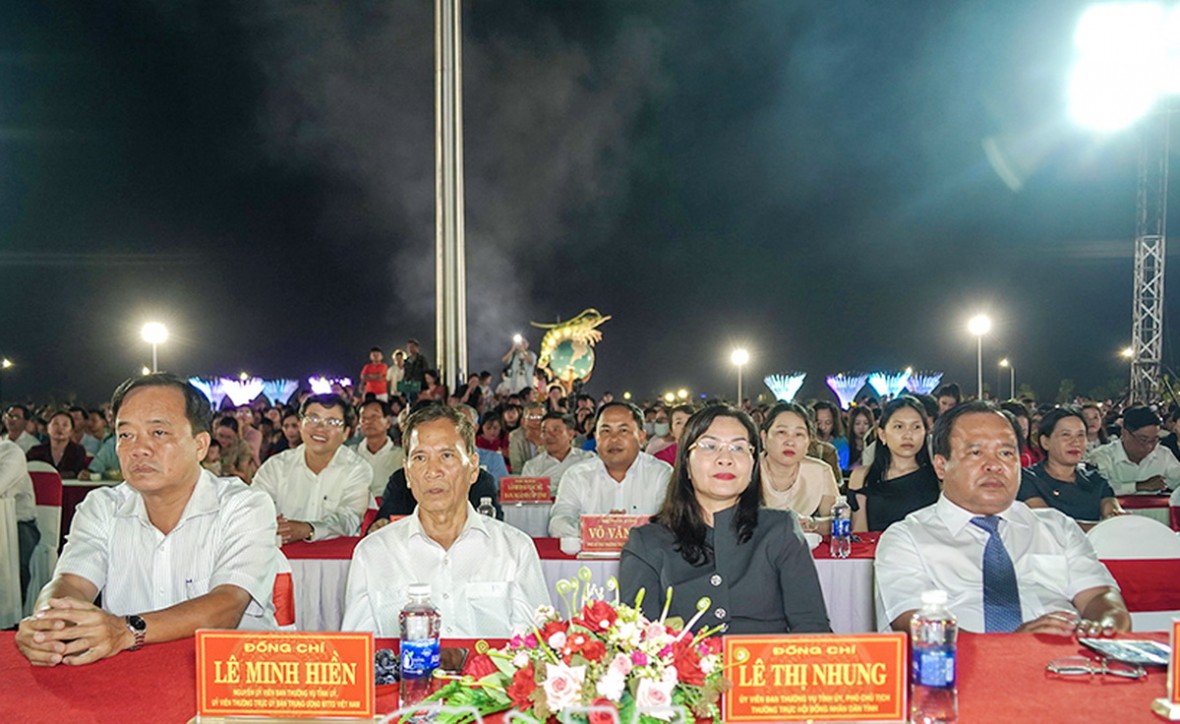 Cà Mau: Chương trình nghệ thuật chào đón năm mới lan tỏa niềm tin và khát vọng phát triển
