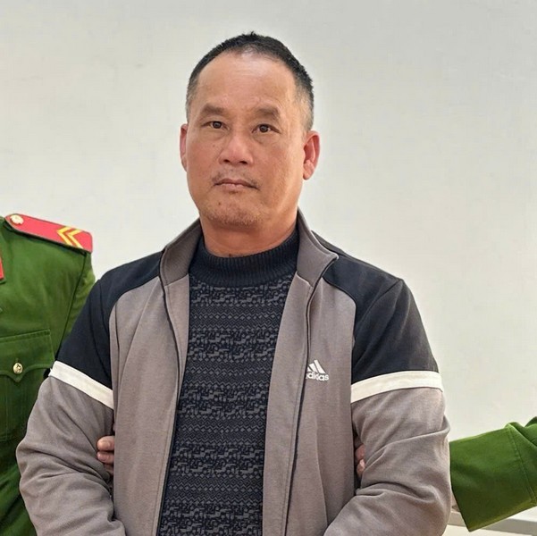 Đối tượng Đoàn Văn Sáng (áo xám) tại Cơ quan Công an. Đối tượng Đoàn Văn Sáng (áo xám) tại Cơ quan Công an.