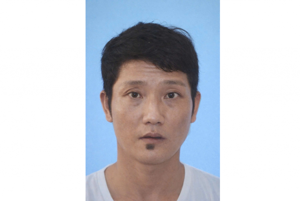 Bắt “nóng” đối tượng tạt xăng châm lửa đốt người, chém nạn nhân nguy kịch Bắt “nóng” đối tượng tạt xăng châm lửa đốt người, chém nạn nhân nguy kịch