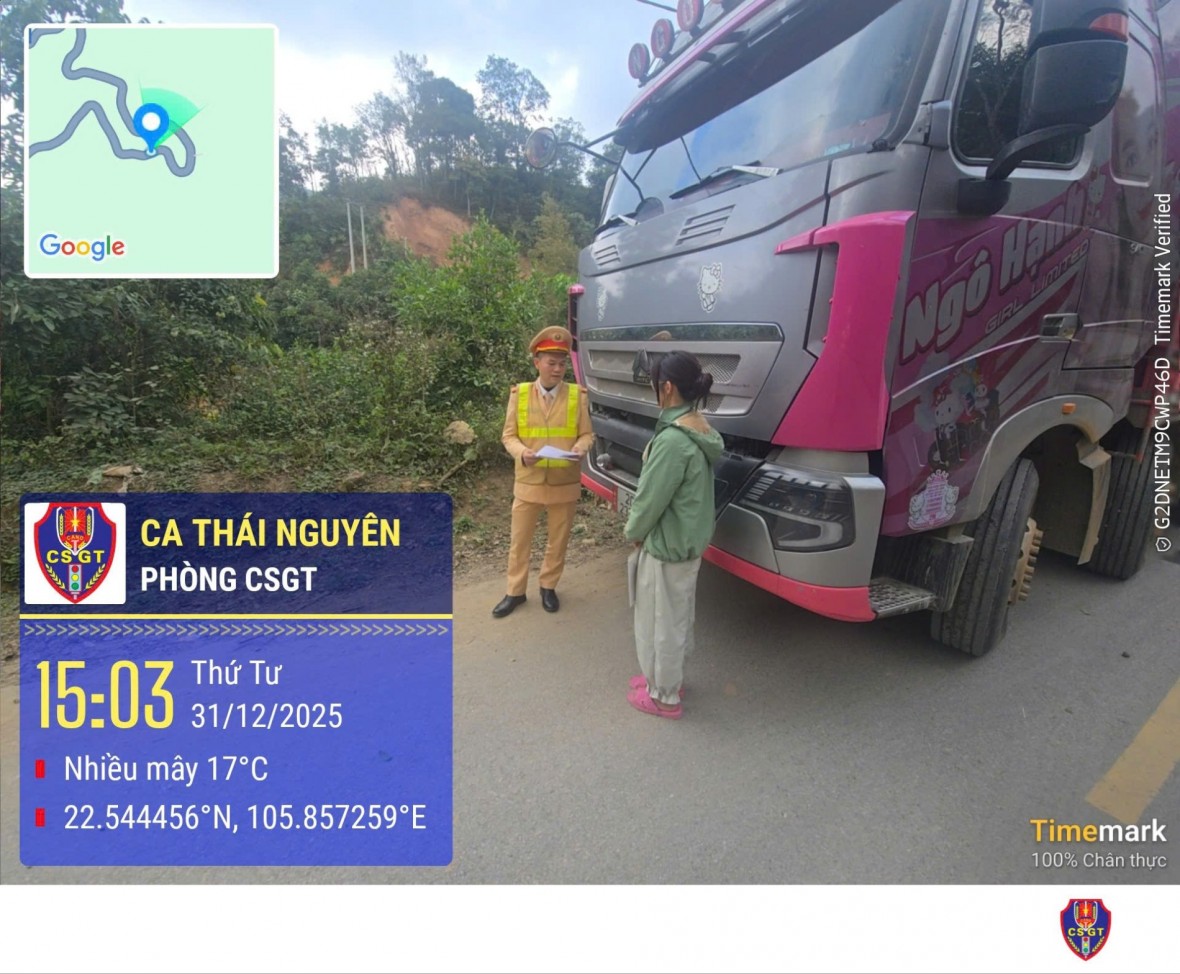 Xử phạt nữ tài xế xe tải dừng chặn xe khác giữa đường ở Thái Nguyên