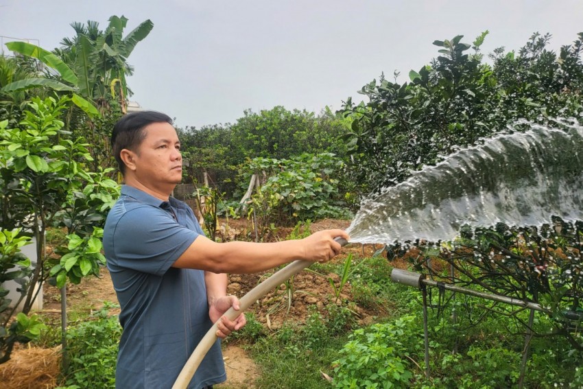 Nhiều hộ dân tại phường Tân Triều sử dụng nước giếng khoan phục vụ tưới tiêu. Nhiều hộ dân tại phường Tân Triều sử dụng nước giếng khoan phục vụ tưới tiêu.