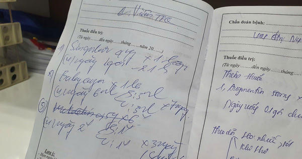 Bác sĩ viết đơn thuốc khó đọc có thể bị phạt nặng