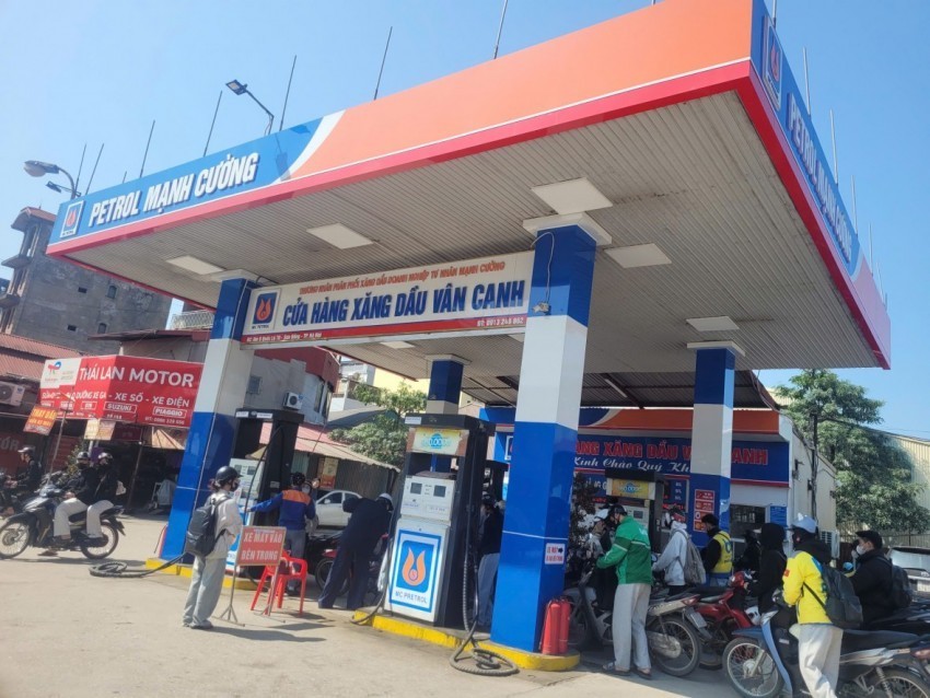 Giá xăng dầu trong nước có xu hướng tăng. Ảnh Như Hiền Giá xăng dầu trong nước có xu hướng tăng. Ảnh Như Hiền