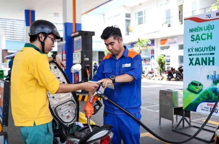 Thủ tướng đề nghị giảm thuế bảo vệ môi trường xăng dầu về 0 đồng Thủ tướng đề nghị giảm thuế bảo vệ môi trường xăng dầu về 0 đồng