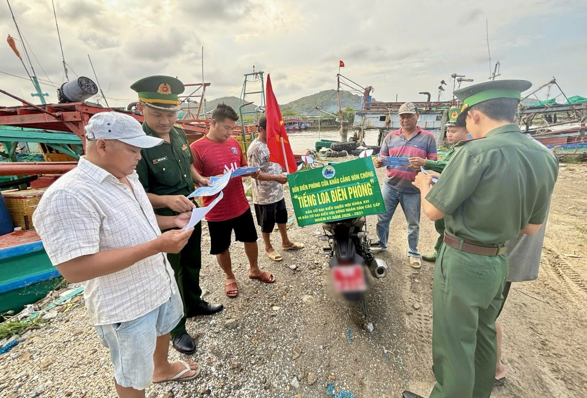 Bộ đội Biên phòng tỉnh An Giang đẩy mạnh tuyên truyền bầu cử bằng nhiều mô hình thiết thực
