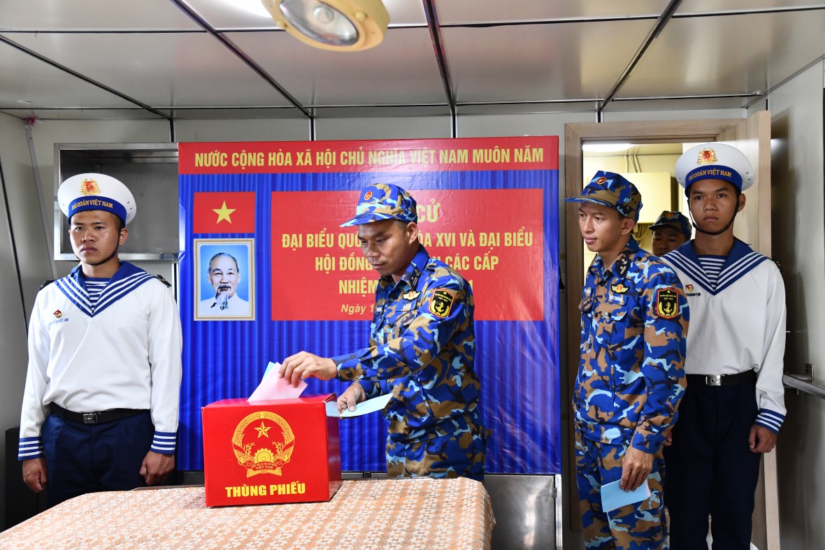 Lữ đoàn 127, Vùng 5 Hải quân tổ chức bầu cử sớm Lữ đoàn 127, Vùng 5 Hải quân tổ chức bầu cử sớm