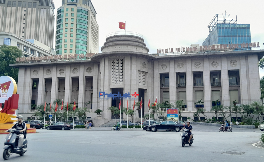 Ngân hàng Nhà nước chỉ đạo giảm lãi suất từ 1,5-2%/năm đối với lĩnh vực sản xuất, kinh doanh. (Ảnh: N.Trường).
