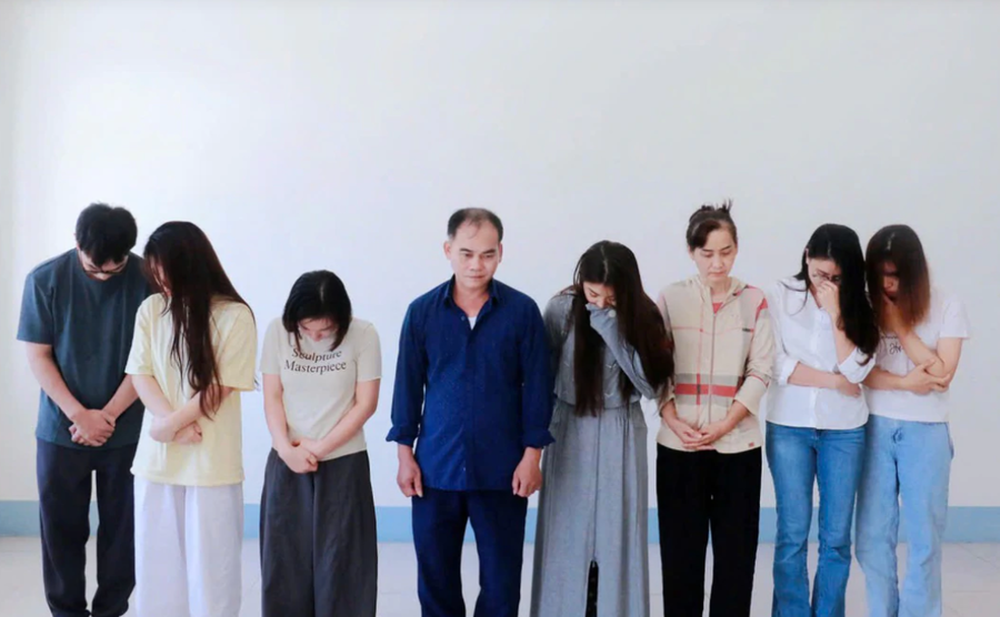 Các đối tượng liên quan đến đường dây sản xuất, buôn bán thuốc giả quy mô lớn vừa bị Công an Nghệ An khởi tố. Ảnh: Công an Nghệ An