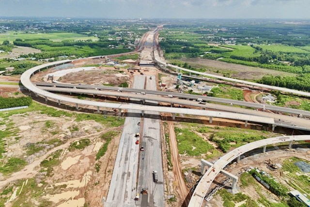 Tuyến T2 nối từ cao tốc TP.HCM - Long Th&agrave;nh - Dầu Gi&acirc;y đến n&uacute;t giao s&acirc;n bay đ&atilde; đạt tr&ecirc;n 85% sản lượng