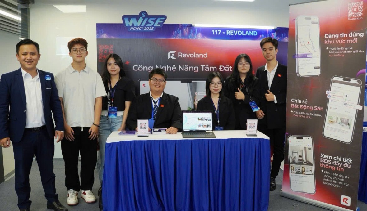 Việc Revoland được chọn giới thiệu tại khu triển lãm của SIHUB cho thấy sự quan trọng của hệ sinh thái công nghệ đối với những giải pháp mang tính nền tảng cho thị trường bất động sản. Việc Revoland được chọn giới thiệu tại khu triển lãm của SIHUB cho thấy sự quan trọng của hệ sinh thái công nghệ đối với những giải pháp mang tính nền tảng cho thị trường bất động sản.