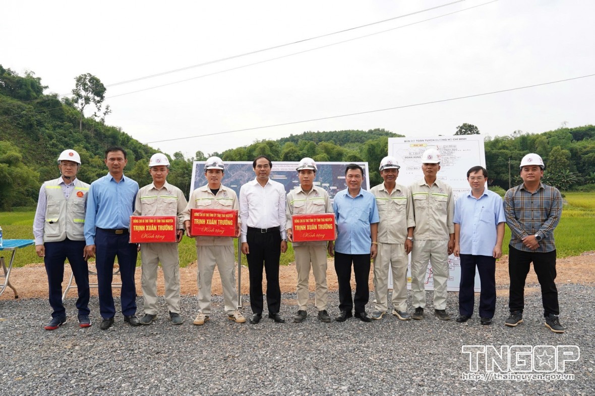 Thái Nguyên: Phấn đấu hoàn thành kế hoạch Dự án đường Hồ Chí Minh đoạn Chợ Chu - Ngã ba Trung Sơn Thái Nguyên: Phấn đấu hoàn thành kế hoạch Dự án đường Hồ Chí Minh đoạn Chợ Chu - Ngã ba Trung Sơn