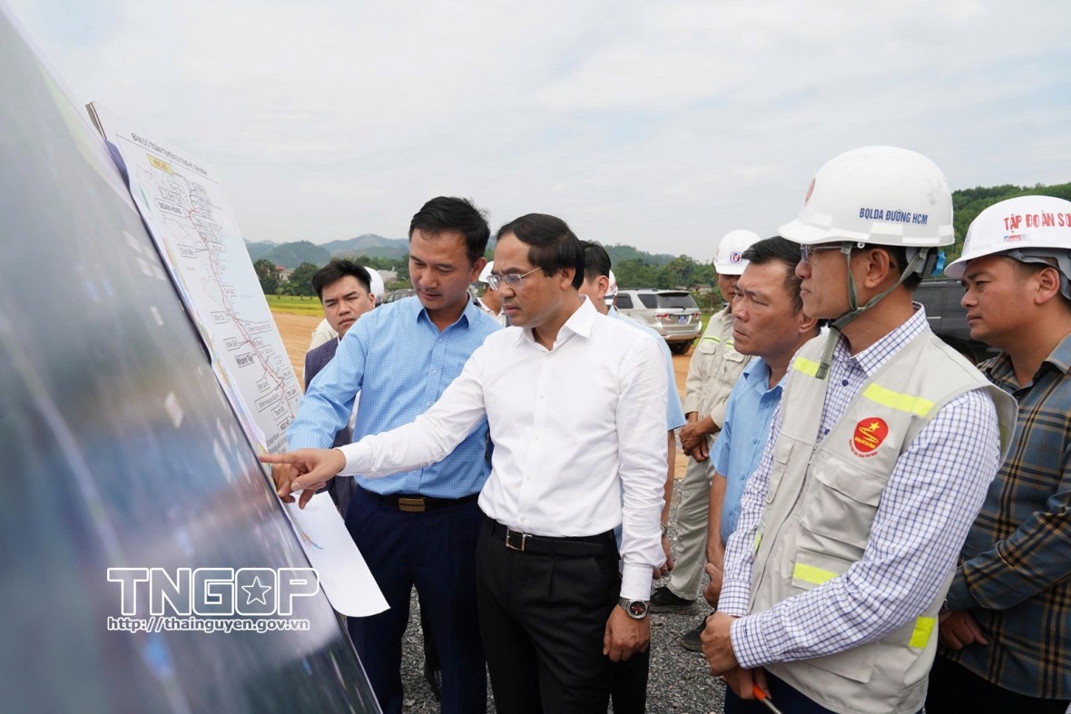 Thái Nguyên: Phấn đấu hoàn thành kế hoạch Dự án đường Hồ Chí Minh đoạn Chợ Chu - Ngã ba Trung Sơn Thái Nguyên: Phấn đấu hoàn thành kế hoạch Dự án đường Hồ Chí Minh đoạn Chợ Chu - Ngã ba Trung Sơn