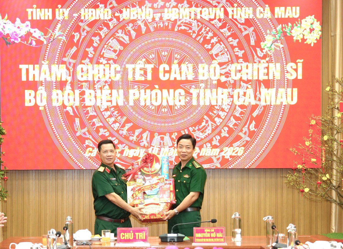 Bí thư Tỉnh ủy Cà Mau thăm, chúc Tết cán bộ, chiến sĩ BĐBP