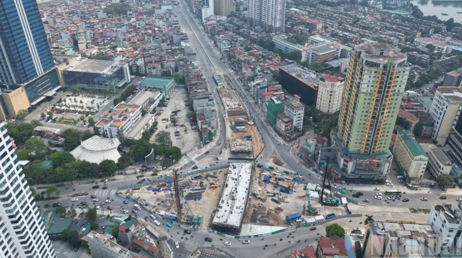 Hà Nội phân luồng giao thông qua nút La Thành - Nguyễn Chí Thanh từ ngày 24.10 đến 25.11.2026 để phục vụ thi công cầu vượt. Ảnh: Đinh Thiện