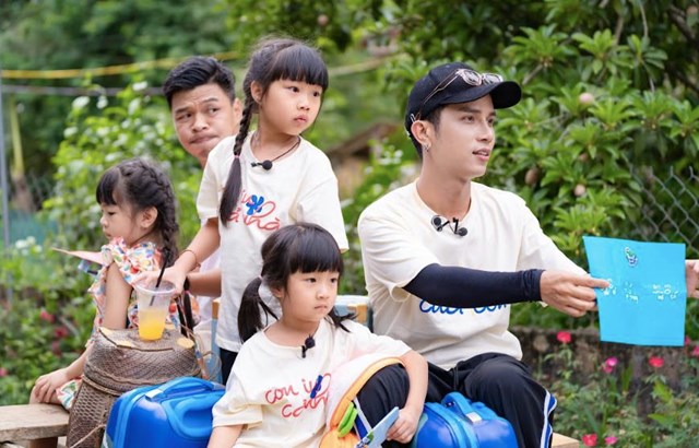 C&aacute;c bố nhờ người dịch hộ mật m&atilde;.