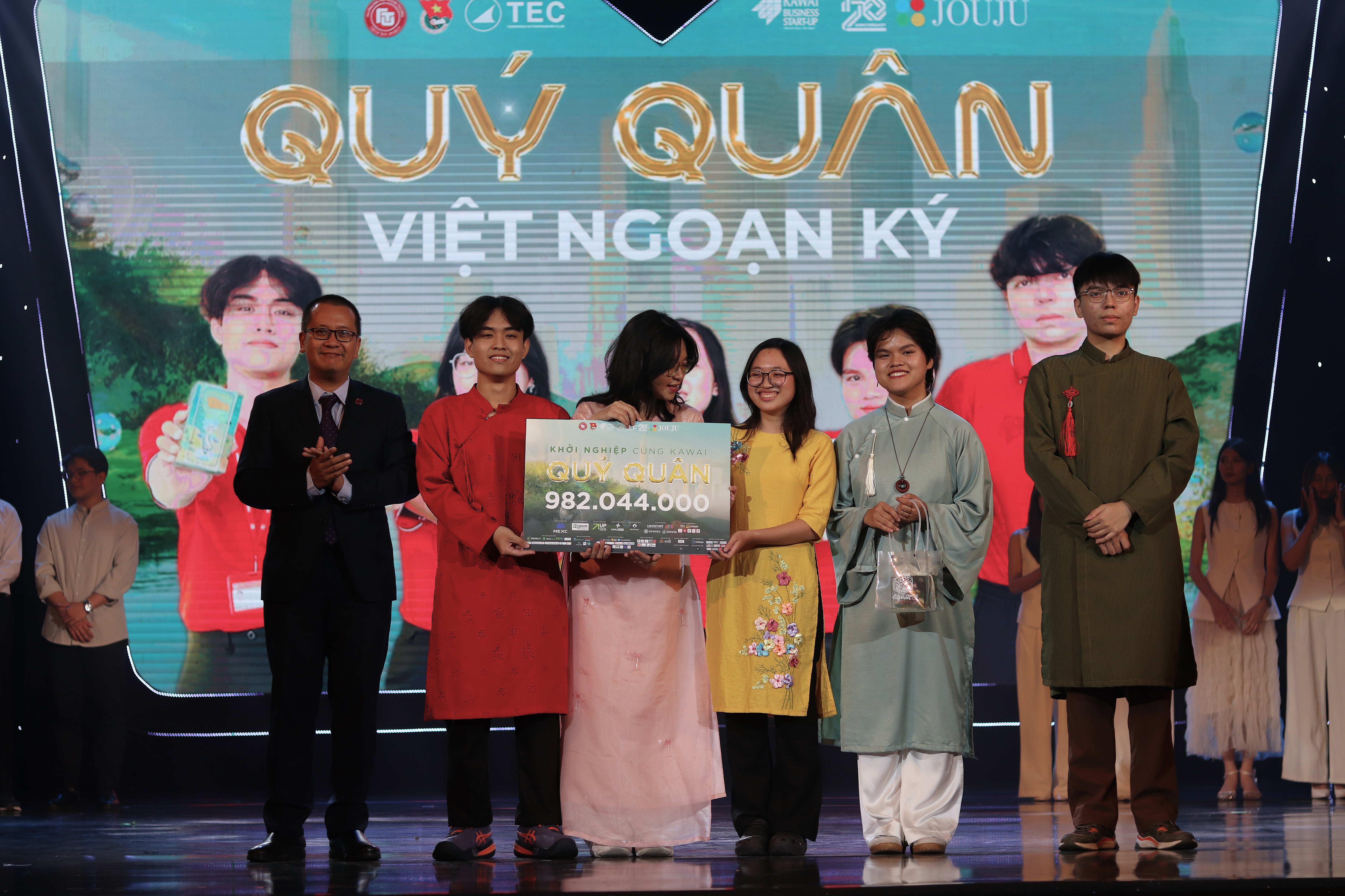 Việt Ngoạn K&yacute; ch&iacute;nh l&agrave; Qu&yacute; qu&acirc;n cuộc thi Khởi nghiệp c&ugrave;ng Kawai 2025