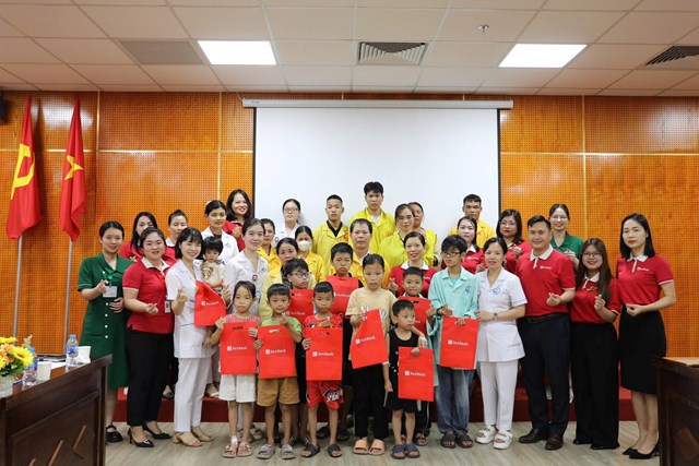 SeABankers: Vì trẻ thơ - Một thập kỷ yêu thương khởi nguồn từ trái tim  - Ảnh 2