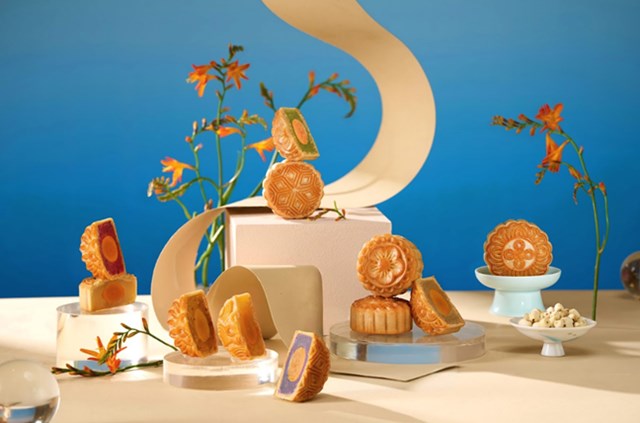 08 vị b&aacute;nh biểu trưng cho sự c&acirc;n bằng, thịnh vượng, may mắn v&agrave; vi&ecirc;n m&atilde;n tr&ograve;n đầy.