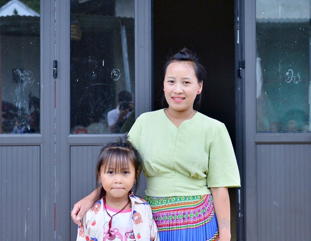 &nbsp;Nụ cười mừng vui của những người d&acirc;n Y T&yacute; khi c&oacute;&nbsp;ng&ocirc;i nh&agrave; mơ ước &nbsp;