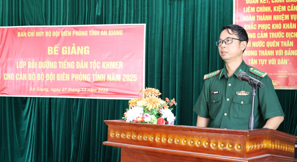 Bế giảng lớp bồi dưỡng tiếng dân tộc Khmer cho cán bộ BĐBP tỉnh An Giang