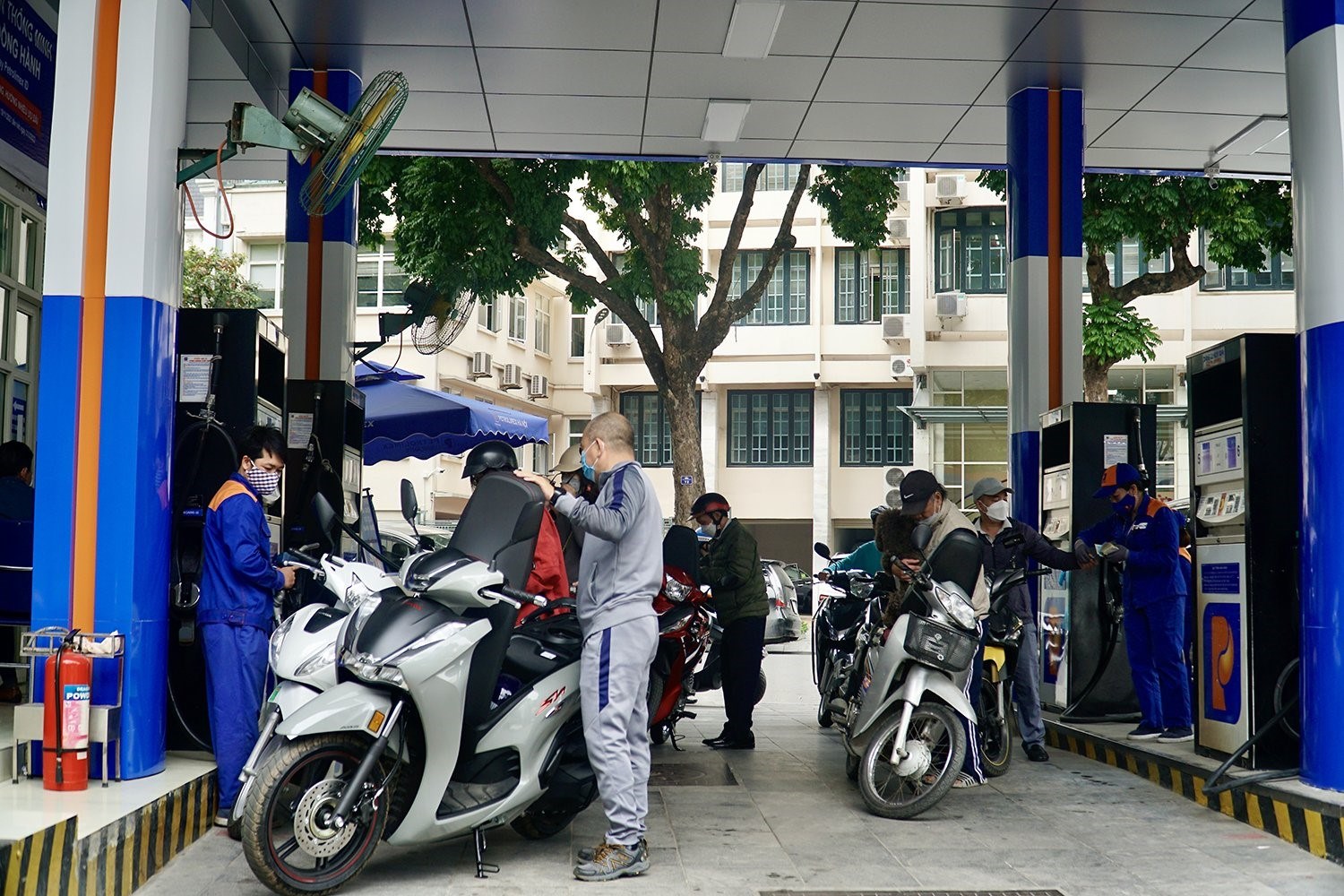 Ngày đi làm đầu tiên sau nghỉ Lễ giỗ Tổ, giá xăng sẽ giảm?